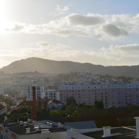 M&H Loft - Apartamento T2 Em セトゥーバル エクステリア 写真