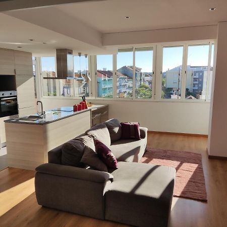 M&H Loft - Apartamento T2 Em セトゥーバル エクステリア 写真