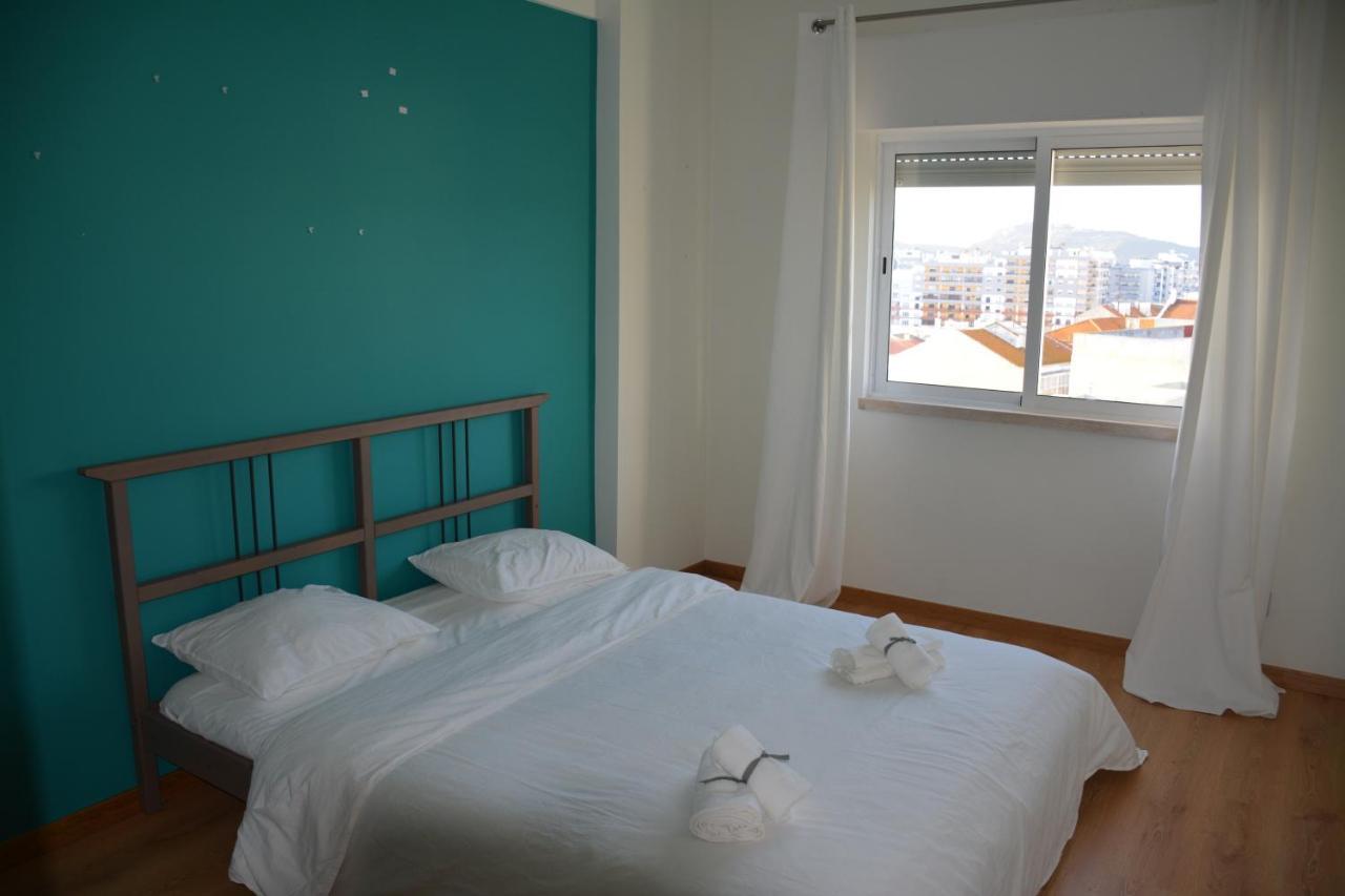 M&H Loft - Apartamento T2 Em セトゥーバル エクステリア 写真