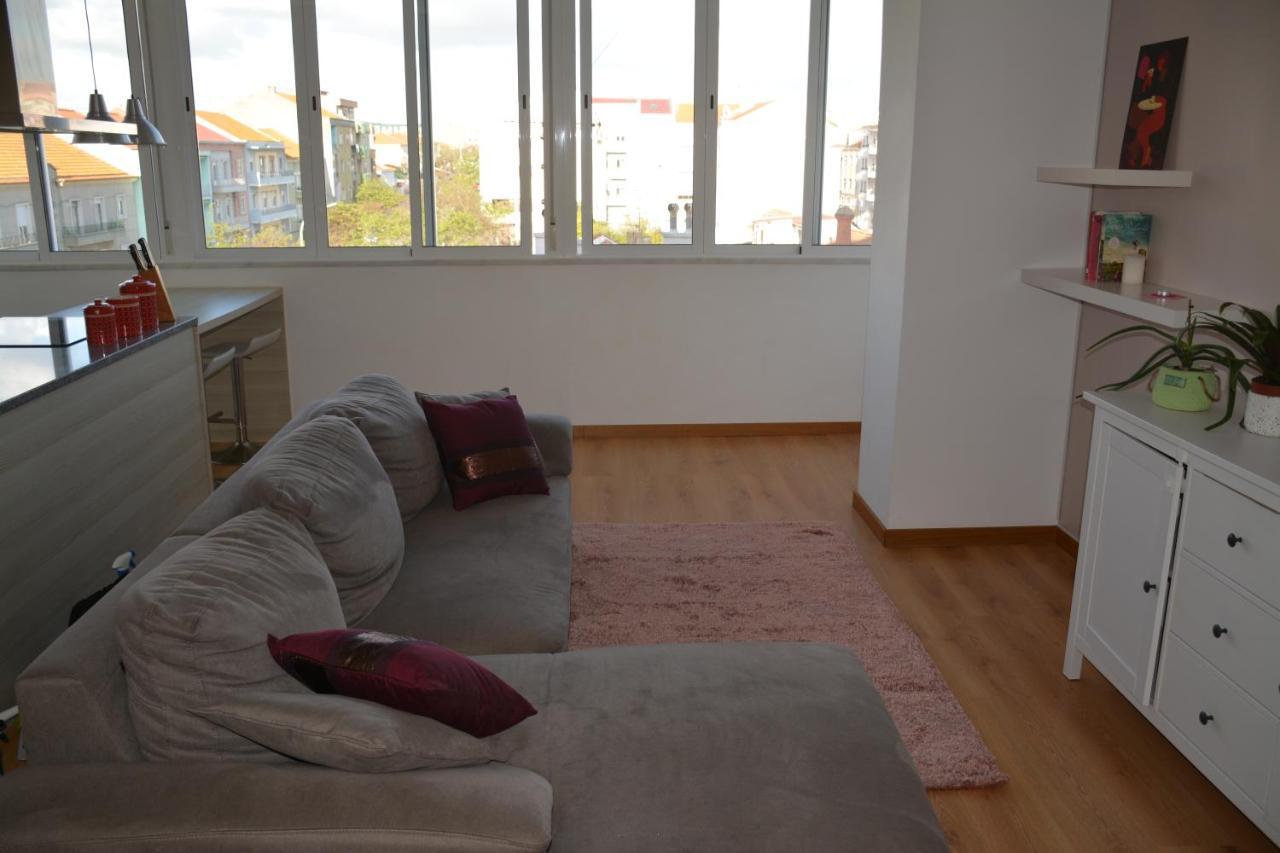 M&H Loft - Apartamento T2 Em セトゥーバル エクステリア 写真