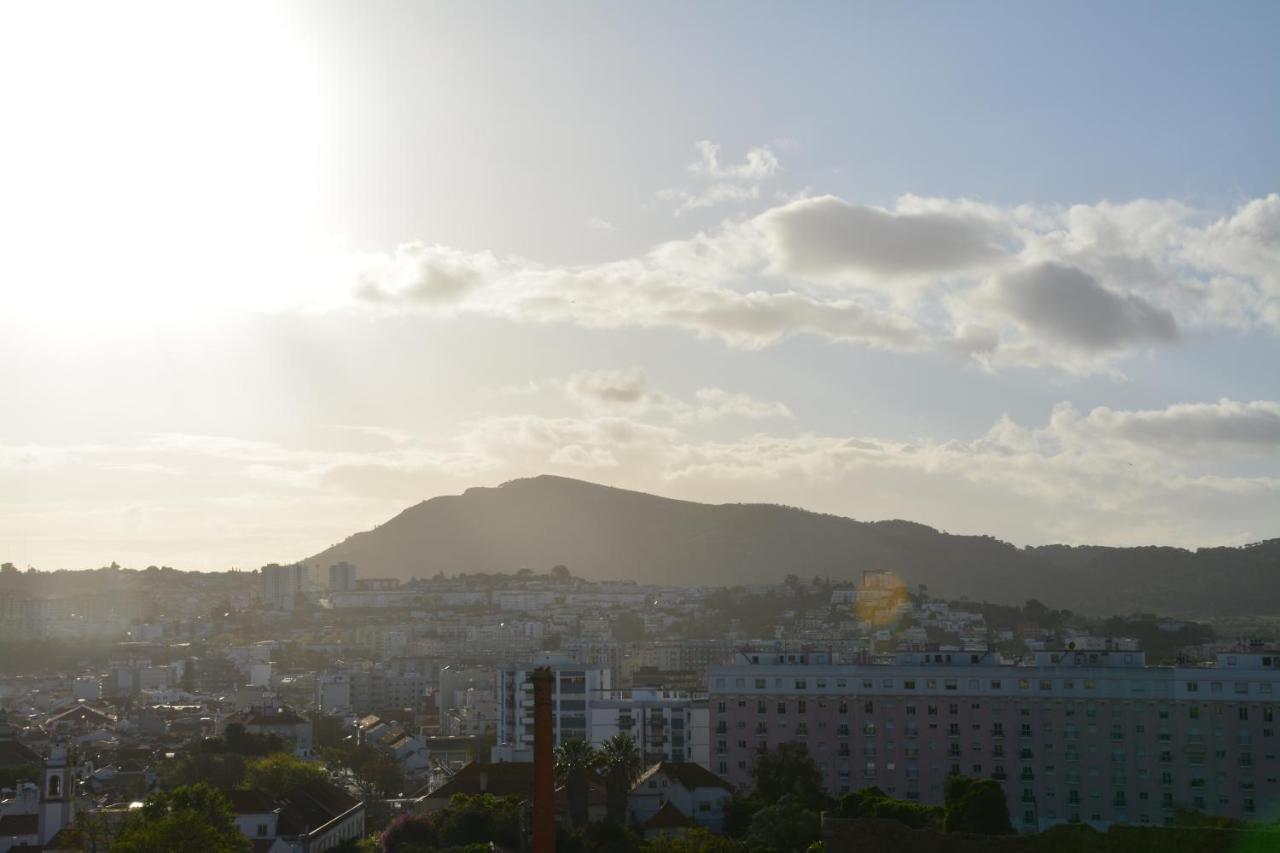 M&H Loft - Apartamento T2 Em セトゥーバル エクステリア 写真