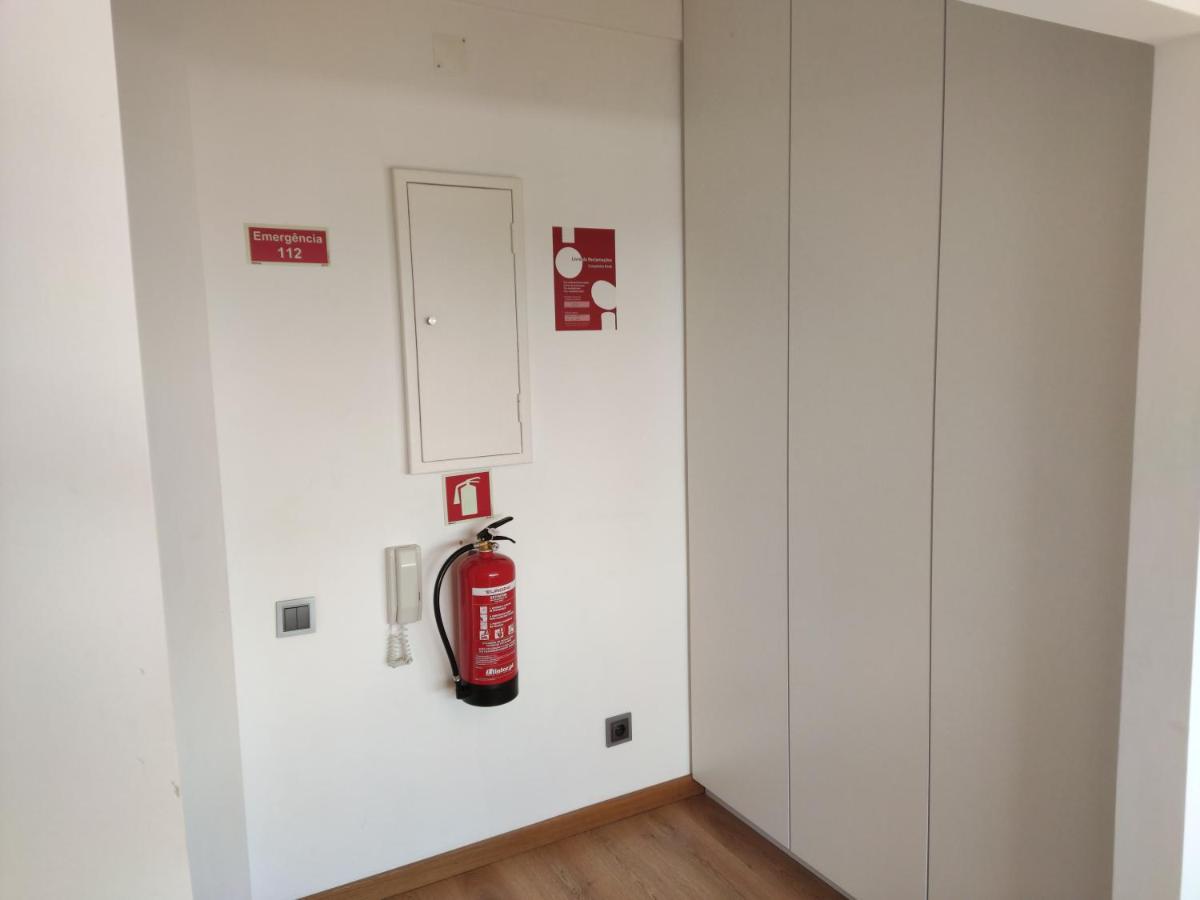 M&H Loft - Apartamento T2 Em セトゥーバル エクステリア 写真